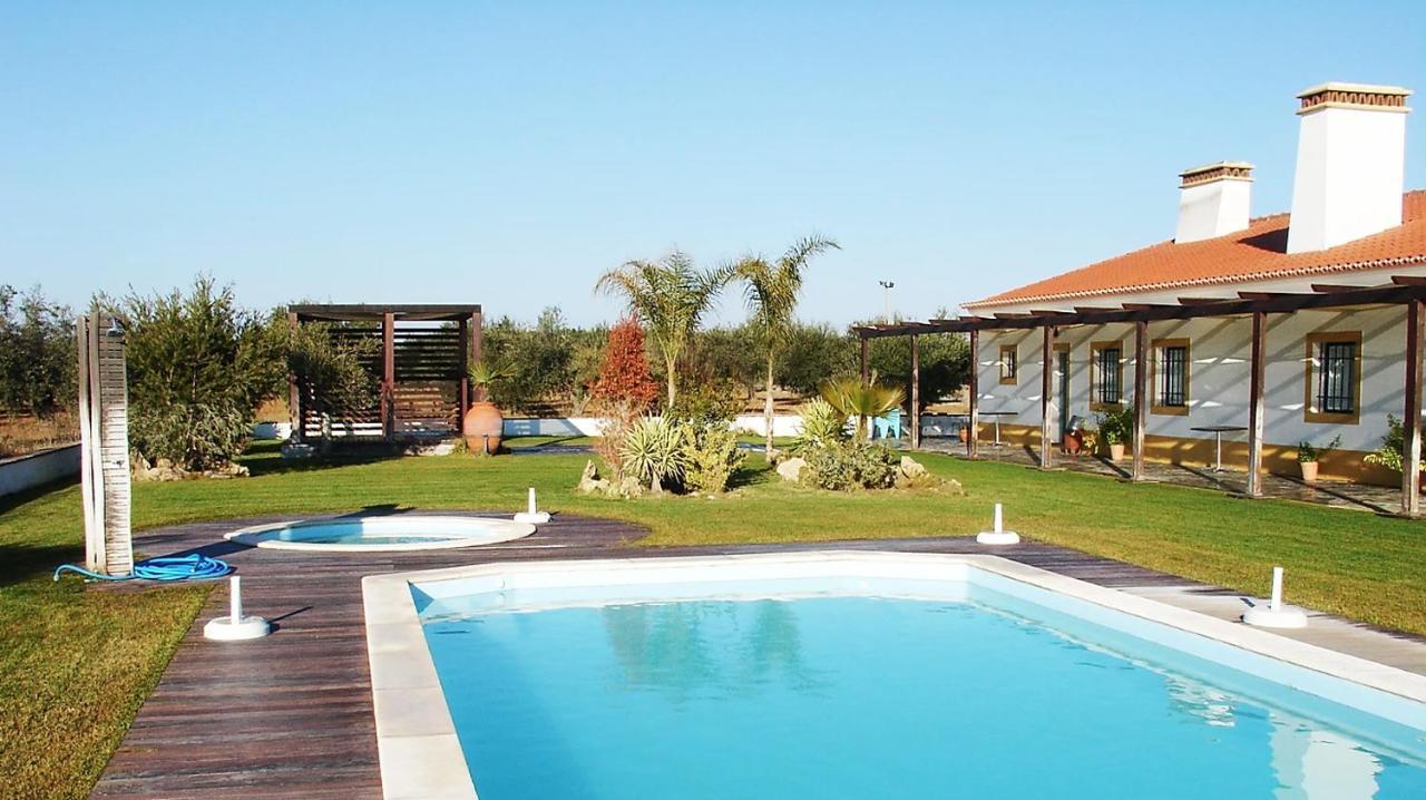Herdade Das Rosadas Mourao Luaran gambar